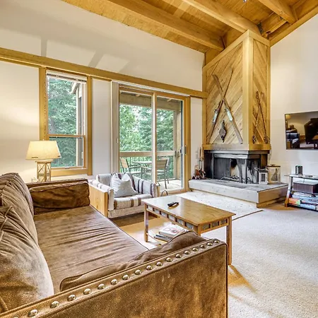 Charming Ski Condo Less Than 1 Mi To North Star Resort!